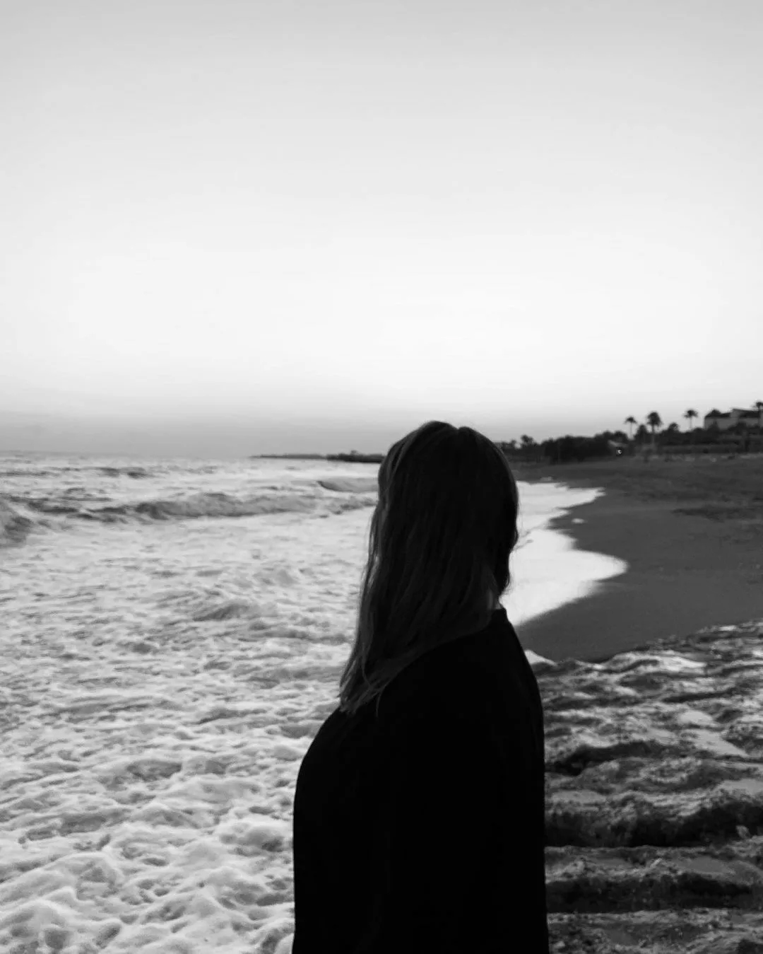 عکس پروفایل دپ دخترونه سیاه و سفید