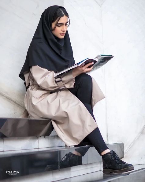 عکس پروفایل دخترانه باکلاس با کتاب