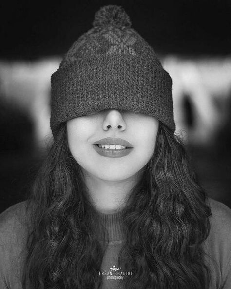 عکس پروفایل دخترانه باکلاس سیاه و سفید