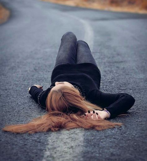 عکس پروفایل دخترانه باکلاس در خیابان