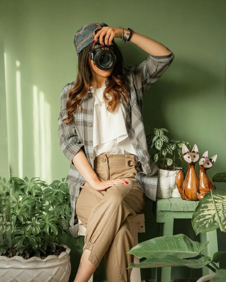 عکس پروفایل دخترونه لاکچری با دوربین عکاسی