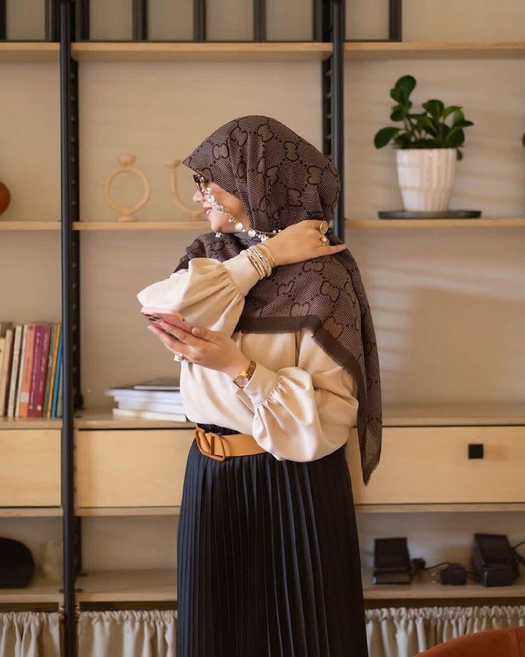 عکس پروفایل با حجاب شیک با استایل هنری