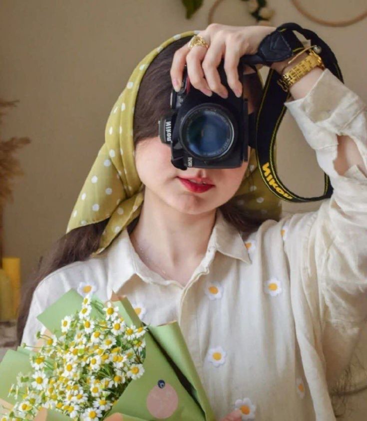عکس دختر برای پروفایل تلگرام با دوربین عکاسی