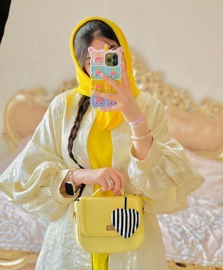 عکس دختر برای پروفایل تلگرام با استایل زرد