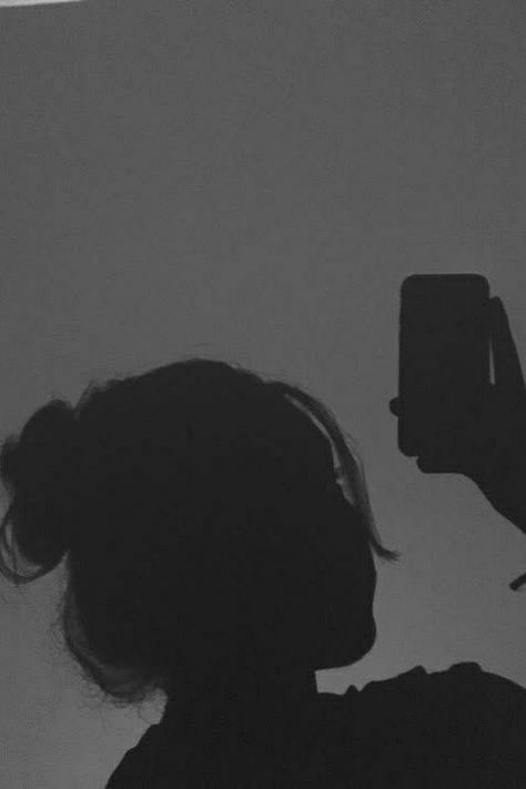 عکس پروفایل دخترونه اسپرت سیاه سفید جذاب