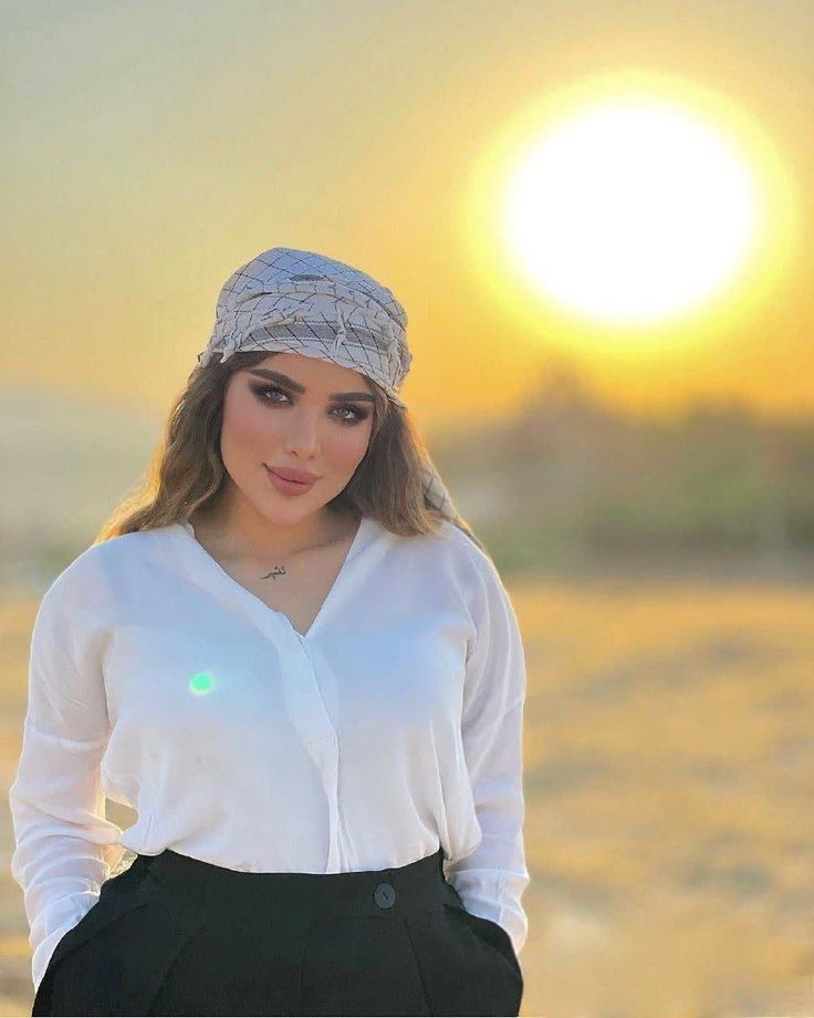 عکس پروفایل دختر تنها با بکگراند خورشید