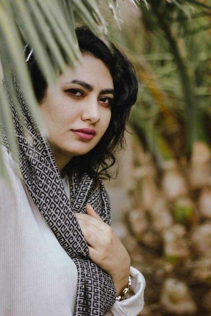 عکس پروفایل زنانه هنری