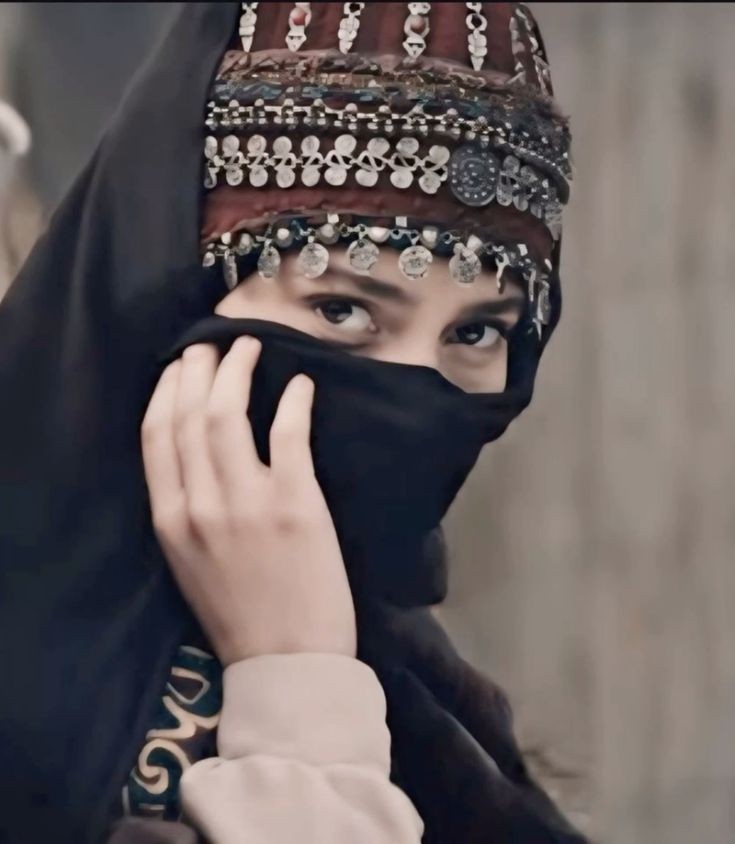 عکس پروفایل بالا خاتون با روبنده