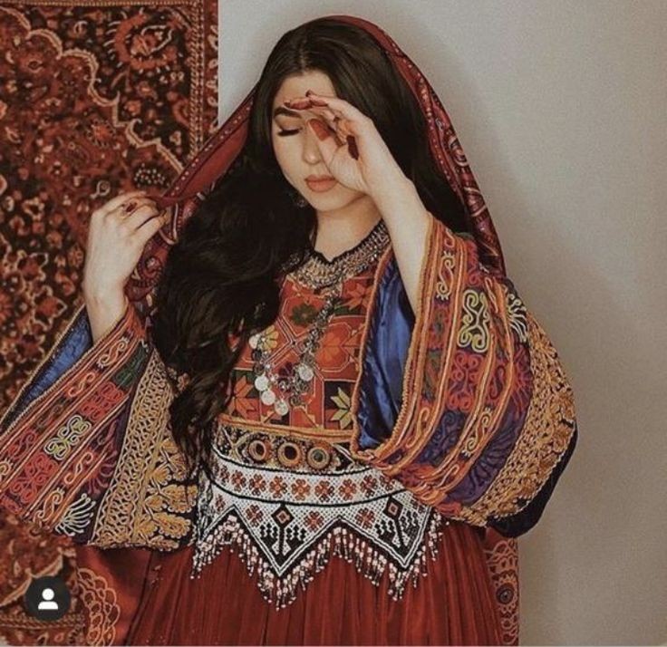 عکس دختر هزاره برای پروفایل هنری