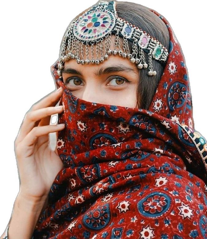 عکس دختر هزاره برای پروفایل با روبند