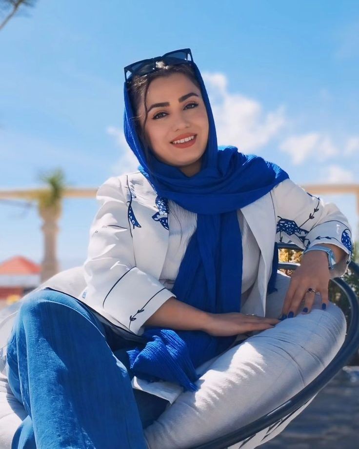 عکس پروفایل زنانه با بکگراند آسمون