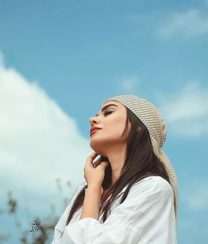 عکس پروفایل دخترونه شیک و با کلاس با بکگراند آسمون