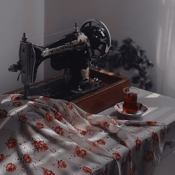 عکس پروفایل خیاطی زنانه نوستالژی
