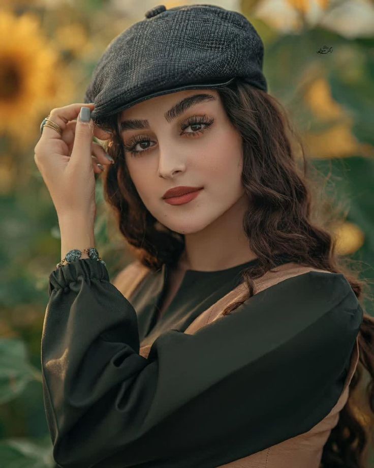 عکس پروفایل دخترونه شیک و با کلاس با تیپ کلاسیک