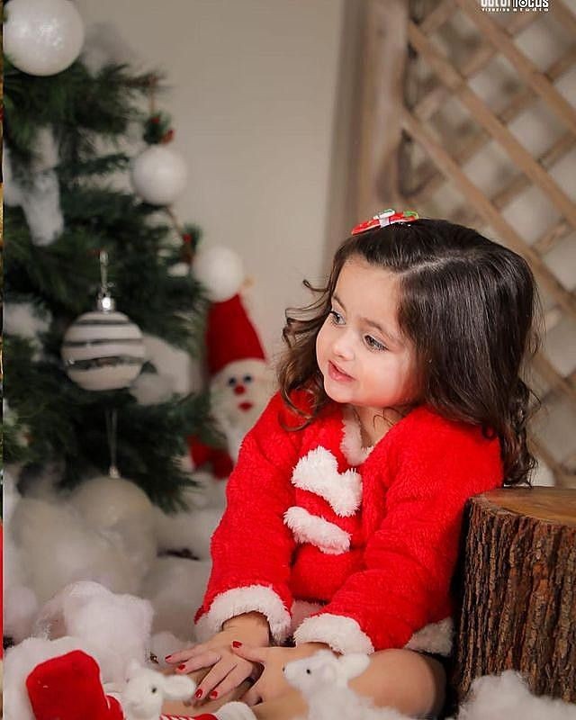 عکس پروفایل بچه دختر در کریسمس