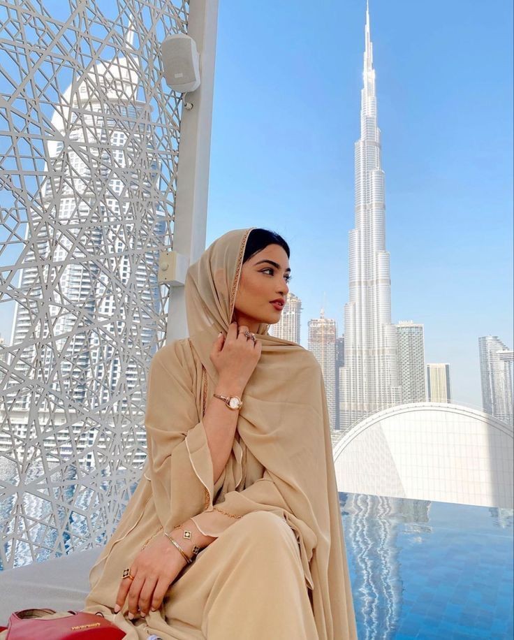 عکس پروفایل عربی دخترانه کنار برج