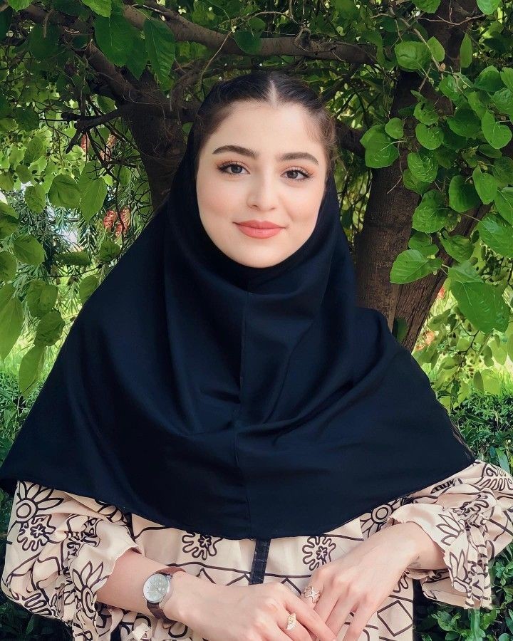عکس دختر برای پروفایل واتساپ با مقنعه