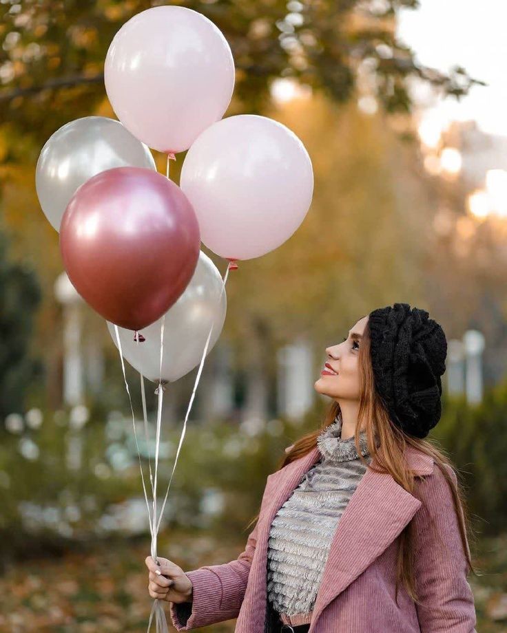 عکس دختر برای پروفایل واتساپ با بادکنک