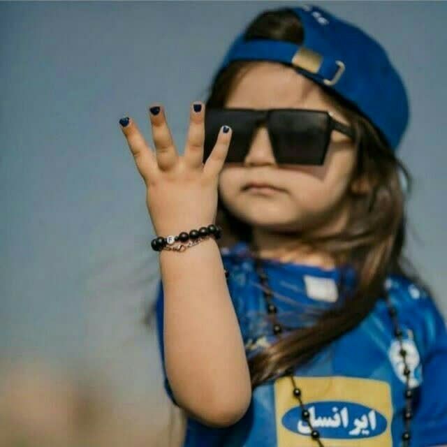 عکس بچه دختر استقلالی برای پروفایل