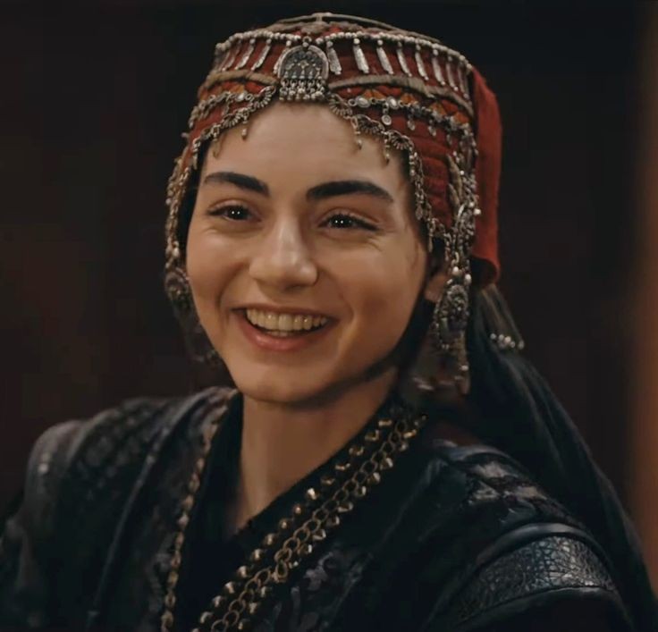 عکس بالا خاتون با خنده برای پروفایل