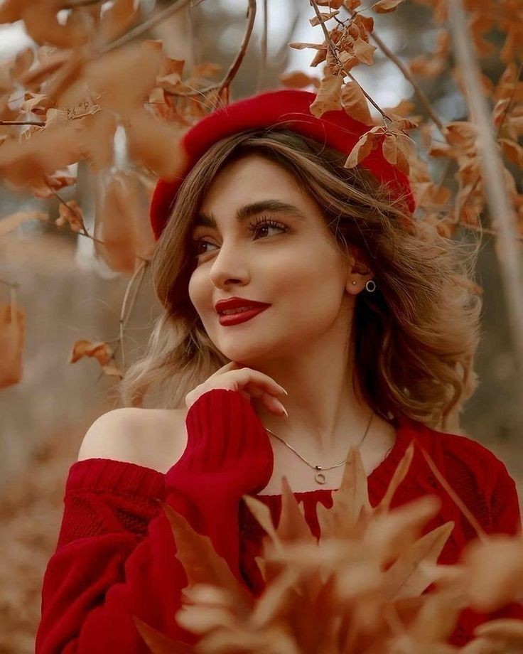 عکس دختر برای پروفایل واتساپ در پاییز