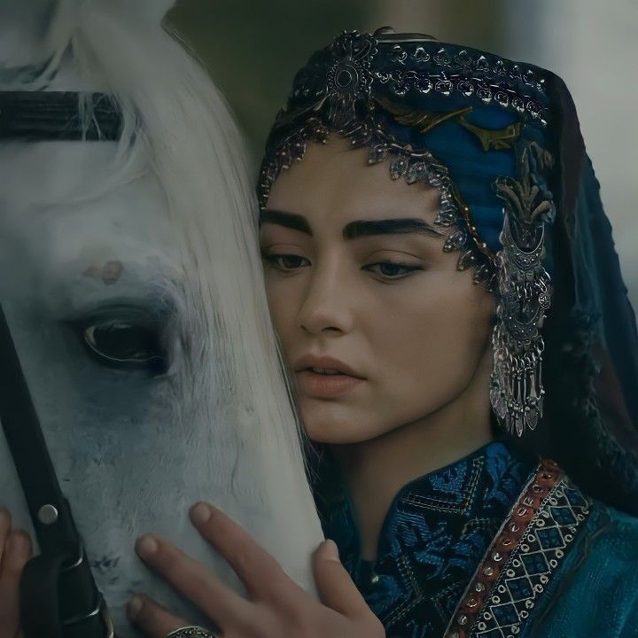 عکس بالا خاتون با اسب برای پروفایل