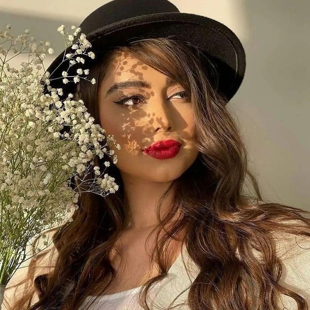عکس دختر برای پروفایل واتساپ در آفتاب