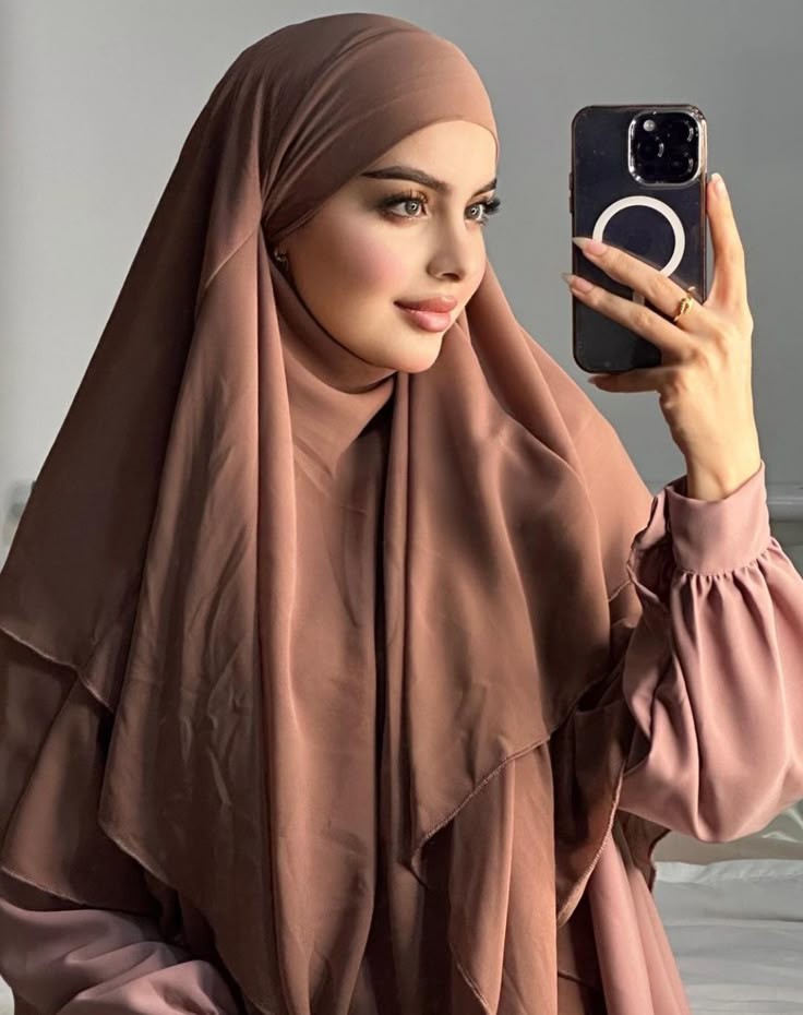 عکس پروفایل عربی دخترانه سلفی با آیفون