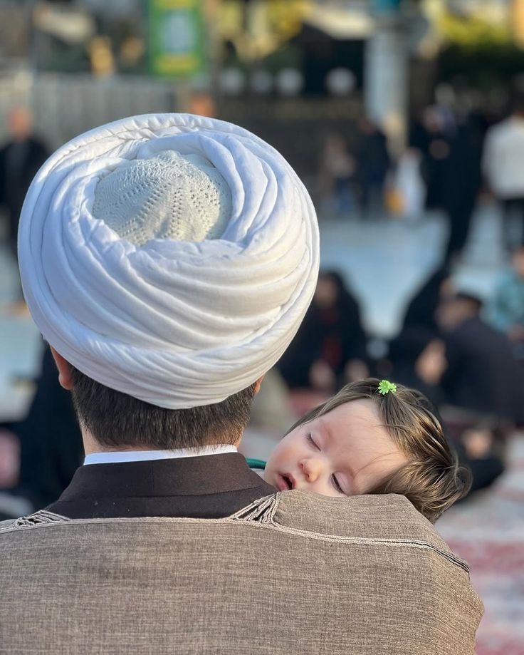 عکس پروفایل مذهبی پسرانه با بچه