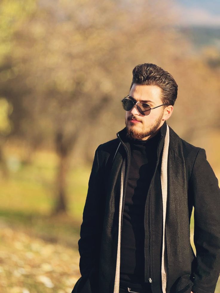عکس پروفایل واتساپ پسرانه با عینک دودی