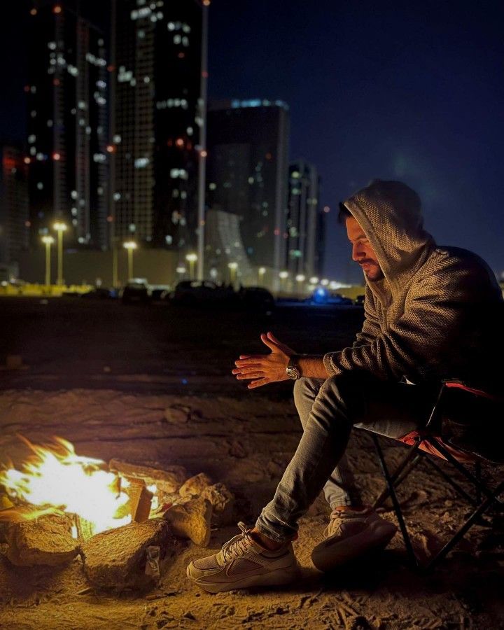 عکس پروفایل پسرانه لاکچری تو شب