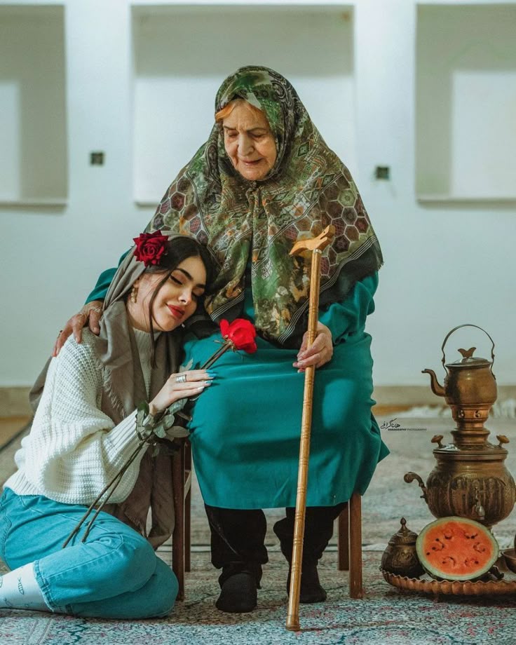 عکس مادر سن بالا برای پروفایل