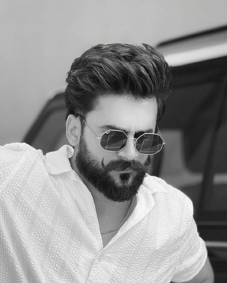 عکس پروفایل پسرانه مغرور سیاه سفید