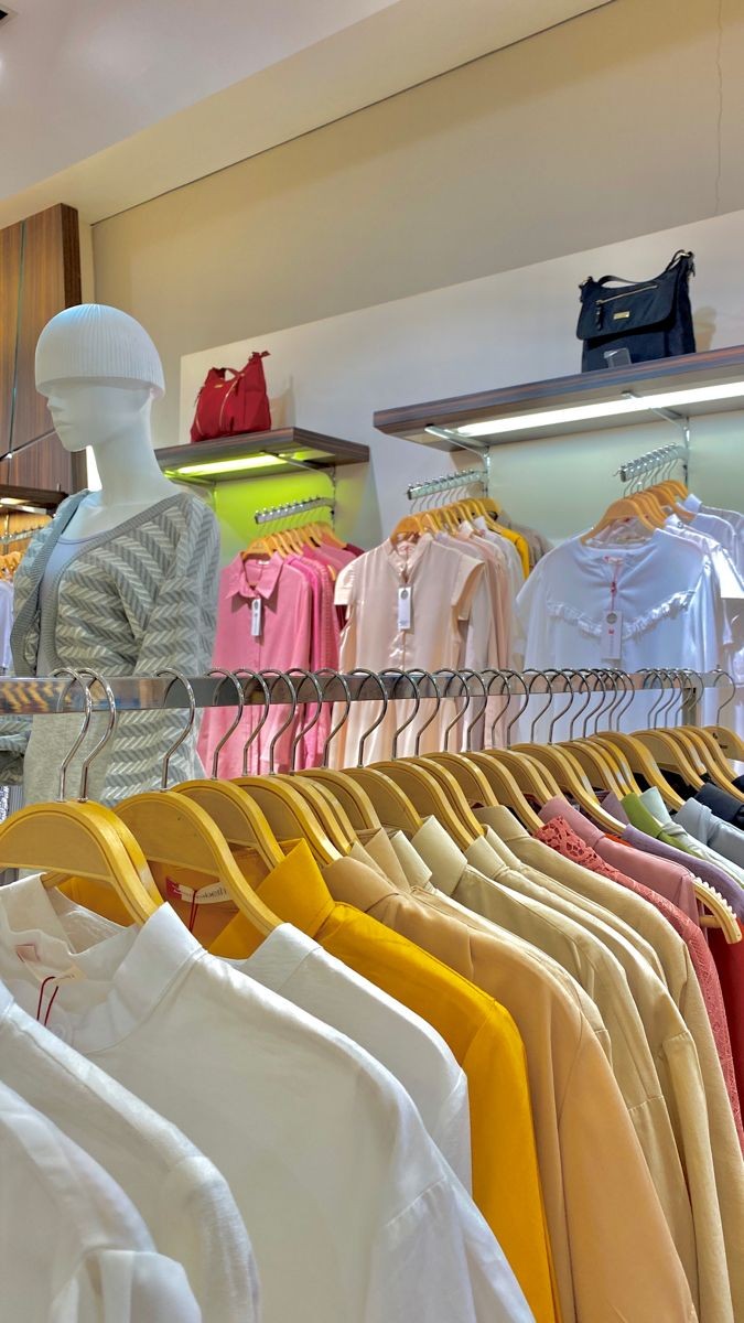 عکس پروفایل لباس فروشی زنانه رنگی