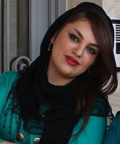 عکس زن سن بالا با آرایش برای پروفایل